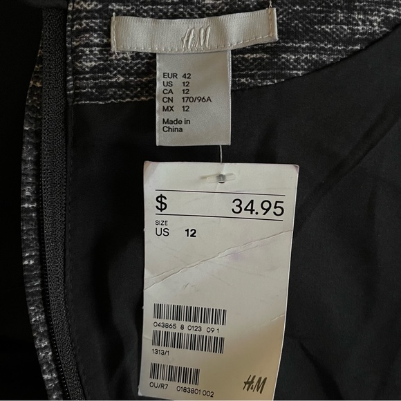 •H&M• NWT Sleeveless Grey Fitted Sheath Dress - Size 12 - Picture 2 of 7